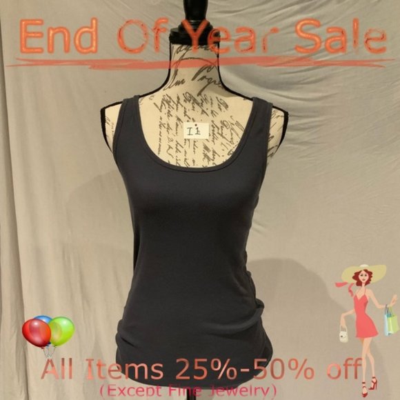 Tops - Previously loved blueish gray tank top